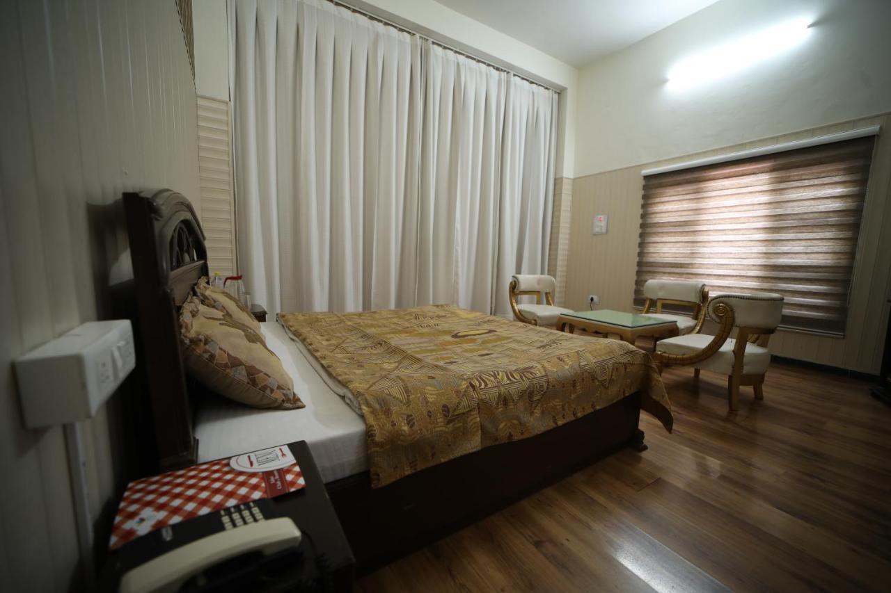 เตหริ คลับ แอนด์ รีสอร์ต Hotel Chamba  ภายนอก รูปภาพ