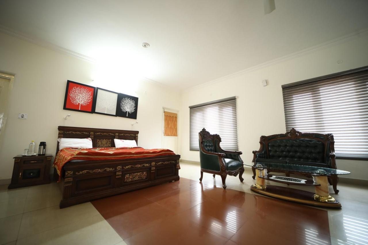 เตหริ คลับ แอนด์ รีสอร์ต Hotel Chamba  ภายนอก รูปภาพ