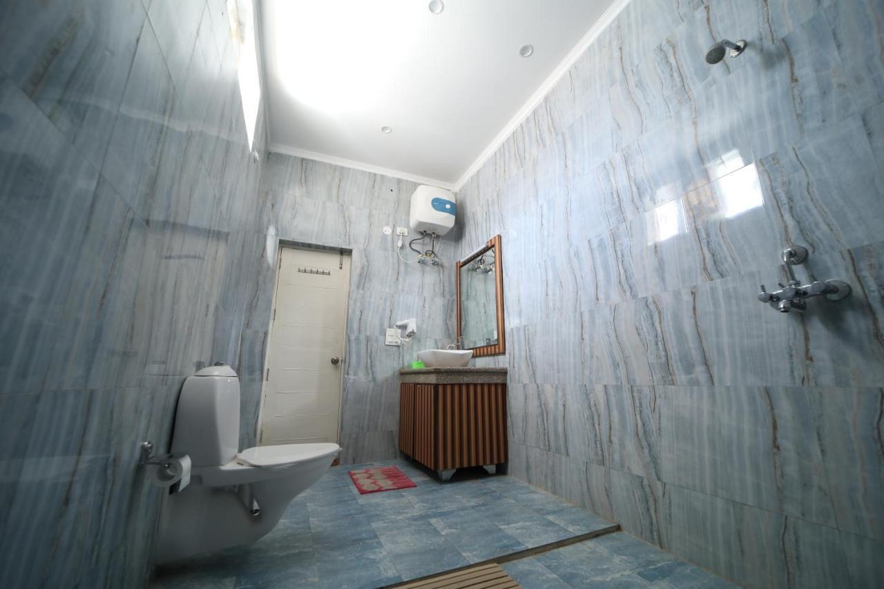 เตหริ คลับ แอนด์ รีสอร์ต Hotel Chamba  ภายนอก รูปภาพ
