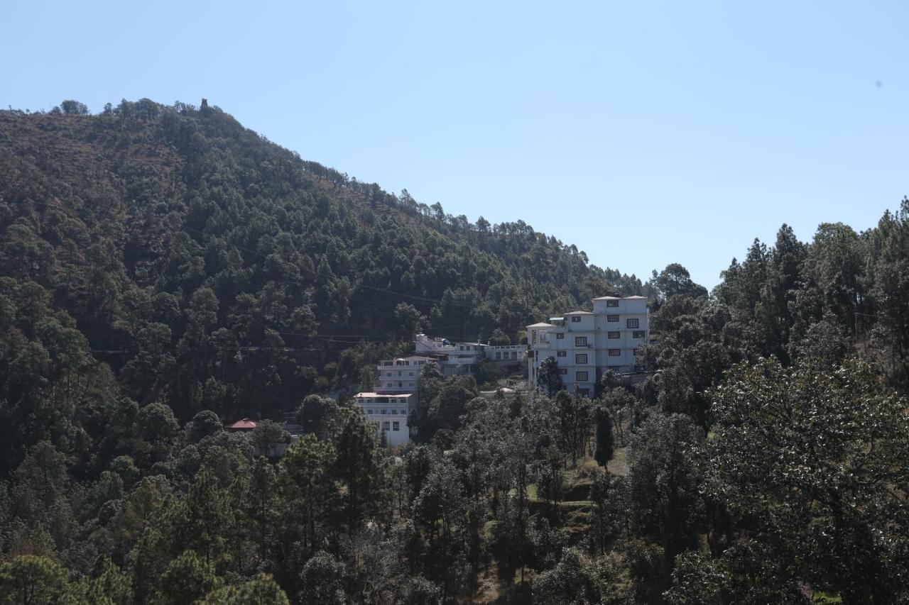 เตหริ คลับ แอนด์ รีสอร์ต Hotel Chamba  ภายนอก รูปภาพ